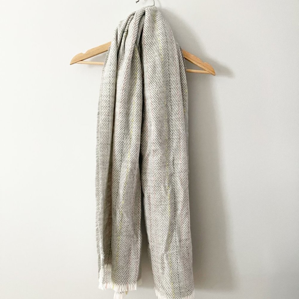 ❄️ NWOT Chevron Scarf | Ricki's ❄️